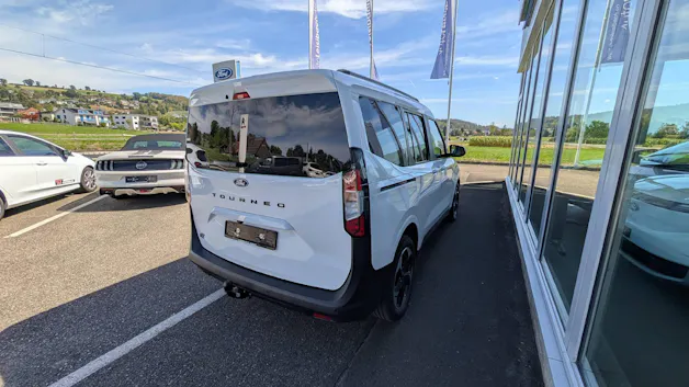 FORD E-Tourneo Courier Titanium