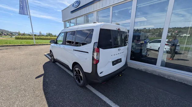 FORD E-Tourneo Courier Titanium
