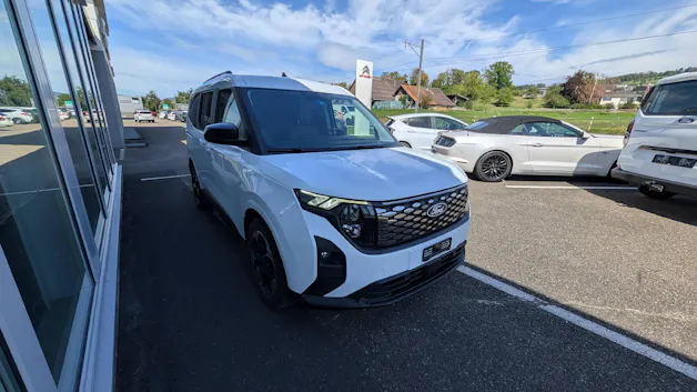 FORD E-Tourneo Courier Titanium