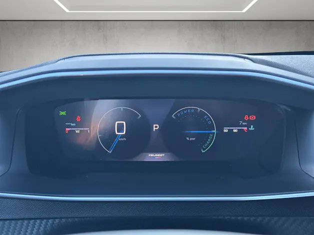PEUGEOT 208 1.2 Hybrid 145 GT Exclusive