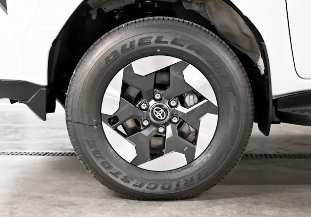Toyota Hilux Double Cab.-Pick-up 59KWh Comfort