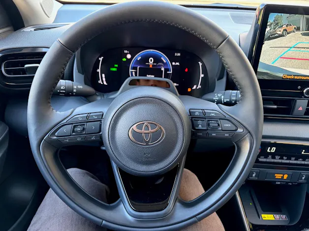 Toyota Yaris 1.5 VVT-i HSD Trend