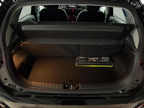 https://vehicle.imgix.net/4458260/f1f8c771-b94c-4939-a0c8-01e23a411570.jpg