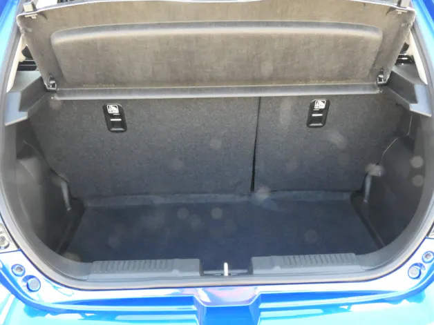 Suzuki Swift 1.2 Sakura Top Hybrid 4x4