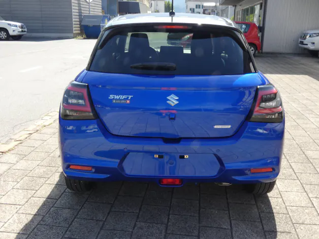 Suzuki Swift 1.2 Sakura Top Hybrid 4x4
