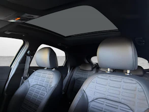 https://vehicle.imgix.net/4458305/a5749000-7795-48a9-ab53-416cfedf0d8d.jpg