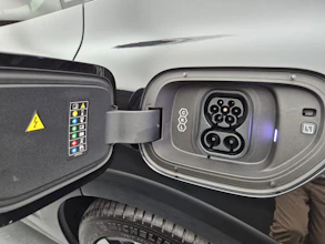 https://vehicle.imgix.net/4458312/cec93407-709e-406e-826f-4b5c69a1c888.jpg
