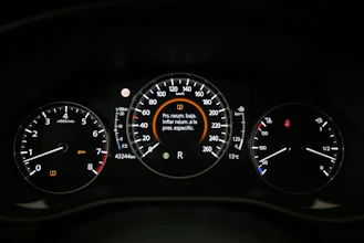 https://vehicle.imgix.net/4458344/487cbd5f-7217-416c-9e8e-a2b922e2744a.jpg