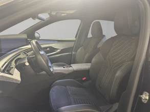 https://vehicle.imgix.net/4458403/c0e62079-8f22-4f40-a959-c5f7fdb136fa.jpg