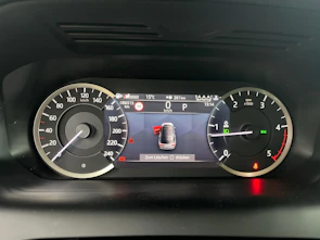 Fahrzeugbild LAND ROVER Discovery Sport 2.0 SD4 200 SE