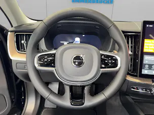 VOLVO XC60 2.0 B5 MH Plus Dark AWD
