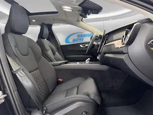 VOLVO XC60 2.0 B5 MH Plus Dark AWD