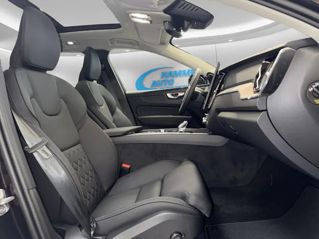 VOLVO XC60 2.0 B5 MH Plus Dark AWD