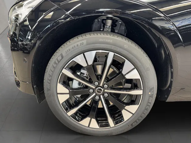 VOLVO XC60 2.0 B5 MH Plus Dark AWD