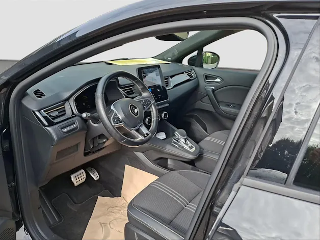 RENAULT Captur 1.6 E-Tech Engineered