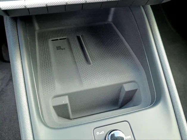 VW ID.Polo Life Edition One 52kWh / 210PS / Reichweite 454Km.