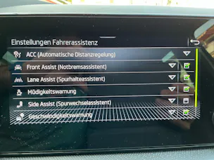 SKODA Kamiq Monte Carlo *** PANORAMADACH & ANHÄNGERKUPPLUNG ***