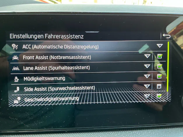 SKODA Kamiq Monte Carlo *** PANORAMADACH & ANHÄNGERKUPPLUNG ***