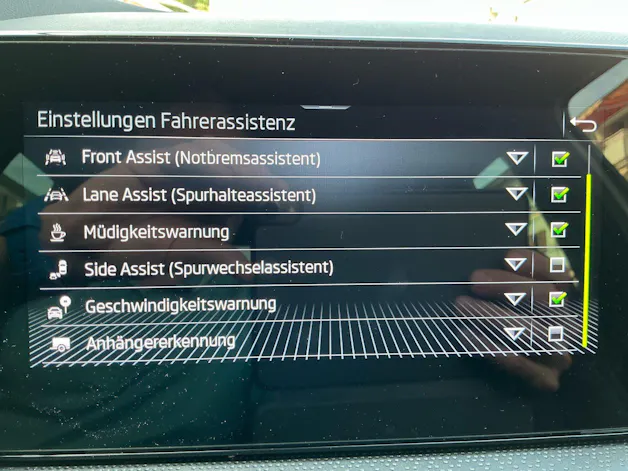 SKODA Kamiq Monte Carlo *** PANORAMADACH & ANHÄNGERKUPPLUNG ***