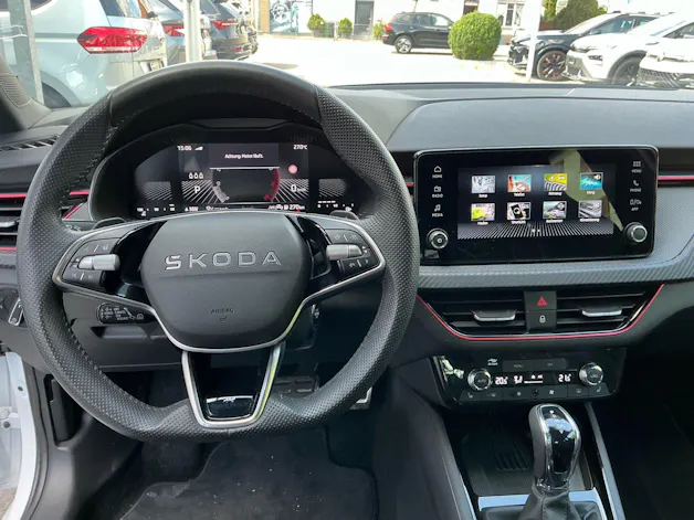 SKODA Kamiq Monte Carlo *** PANORAMADACH & ANHÄNGERKUPPLUNG ***
