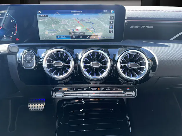 MERCEDES-BENZ CLA 35 AMG 4Matic