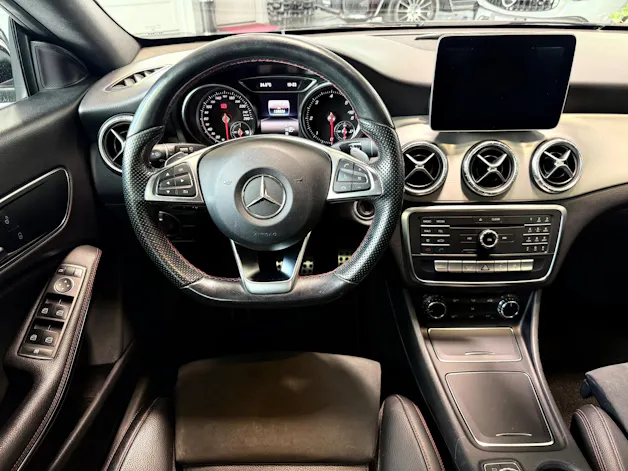 MERCEDES-BENZ CLA Shooting Br 200 d Swiss Star AMG Line 4M