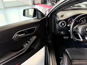 MERCEDES-BENZ CLA Shooting Br 200 d Swiss Star AMG Line 4M