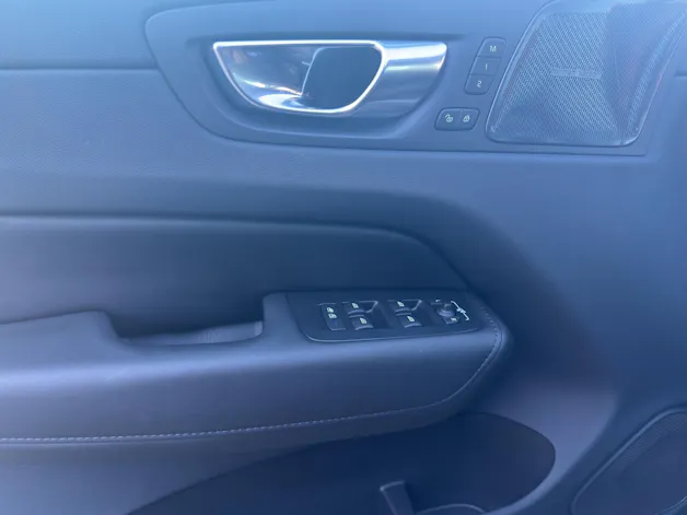 VOLVO XC60 B5 Benzin Mild Hybrid AWD Core Geartronic