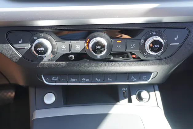 AUDI Q5 45 TFSI S-line quattro S-tronic