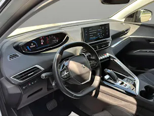 PEUGEOT 5008 1.5 BlueHDi Allure Pack EAT8