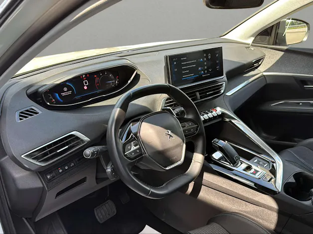 PEUGEOT 5008 1.5 BlueHDi Allure Pack EAT8