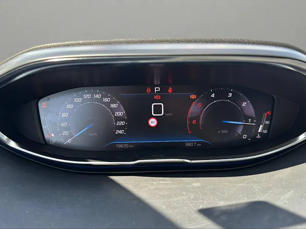 PEUGEOT 5008 1.5 BlueHDi Allure Pack EAT8