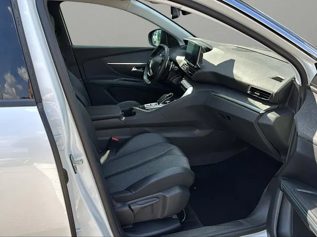 PEUGEOT 5008 1.5 BlueHDi Allure Pack EAT8