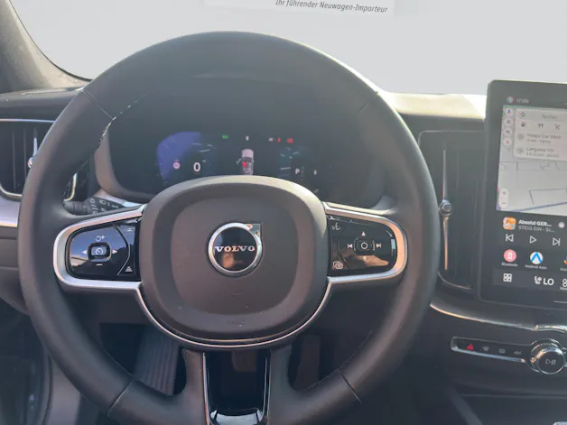 VOLVO XC60 B5 Benzin Mild Hybrid AWD Plus Black Edition
