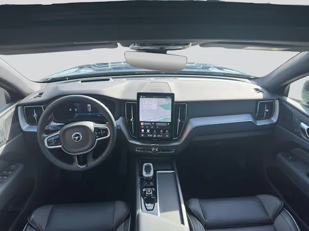 VOLVO XC60 B5 Benzin Mild Hybrid AWD Plus Black Edition