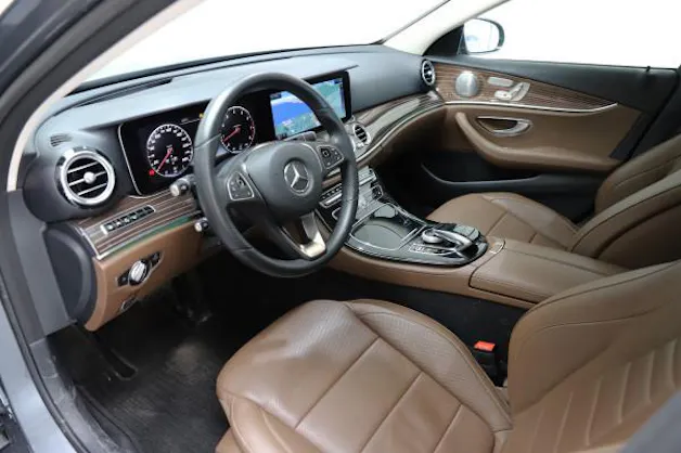 MERCEDES-BENZ E 400 AMG Line 4 Matic
