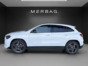 MERCEDES-BENZ GLA 200 Night Star 7G-D