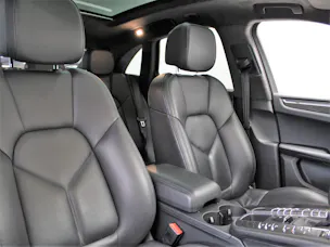 PORSCHE Macan Turbo PDK