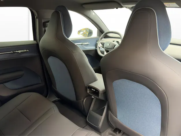 VOLVO EX30 P5 Longe Range XCENTRIC Black Edition