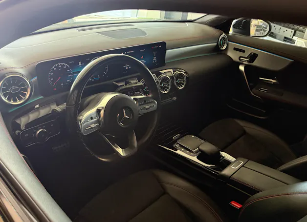 MERCEDES-BENZ CLA Shooting Brake 200 AMG Line 7G-DCT
