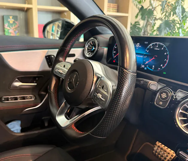 MERCEDES-BENZ CLA Shooting Brake 200 AMG Line 7G-DCT