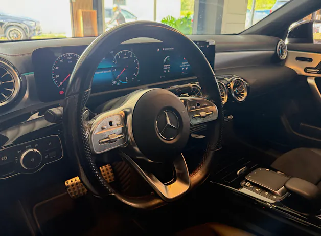 MERCEDES-BENZ CLA Shooting Brake 200 AMG Line 7G-DCT