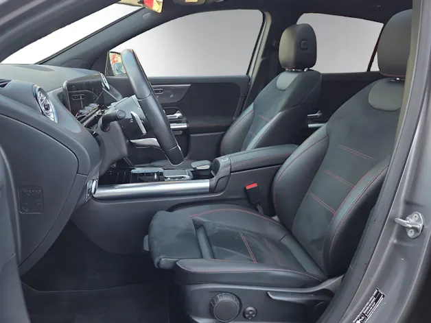 MERCEDES-BENZ GLA 250 4Matic AMG Line 8G-DCT