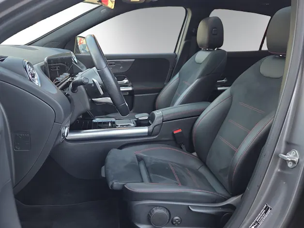 MERCEDES-BENZ GLA 250 4Matic AMG Line 8G-DCT