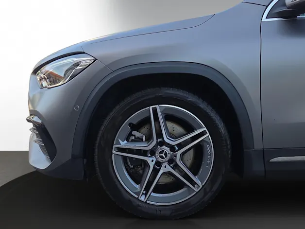 MERCEDES-BENZ GLA 250 4Matic AMG Line 8G-DCT