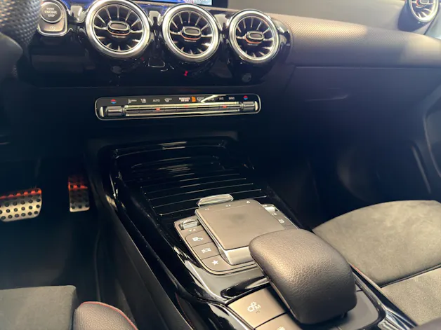 MERCEDES-BENZ A 35 AMG 4Matic