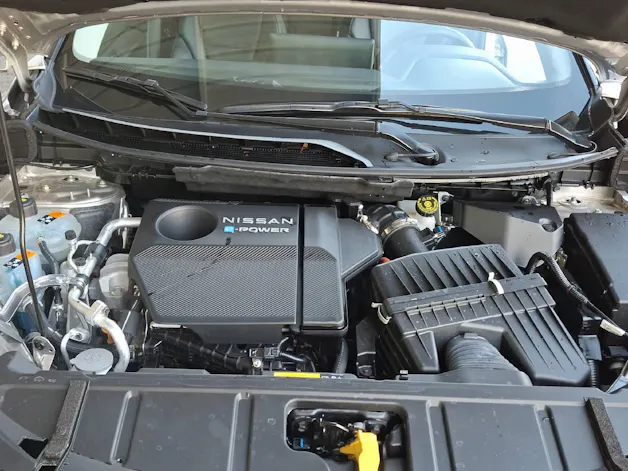 NISSAN X-Trail 1.5 VC-T N-Trek e-4orce 7P