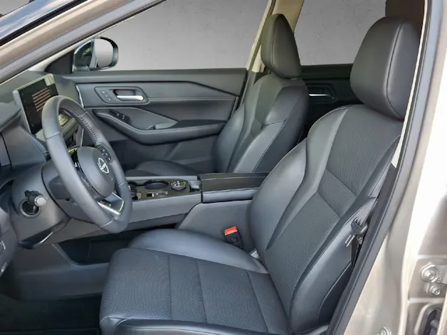 NISSAN X-Trail 1.5 VC-T N-Trek e-4orce 7P