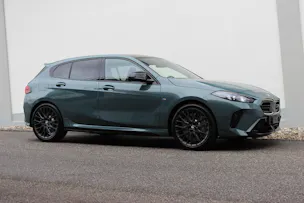 BMW M135 xDrive M Technik Paket Cape York Grün metallic *0.9%-LEASINGAKTION*