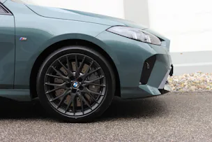 BMW M135 xDrive M Technik Paket Cape York Grün metallic *0.9%-LEASINGAKTION*